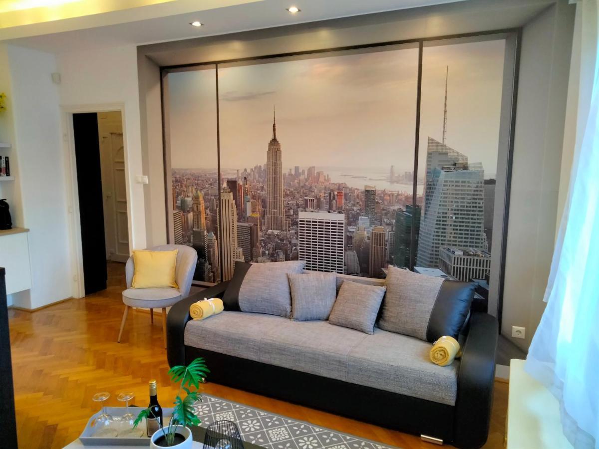 Apartment Ip Twenty
